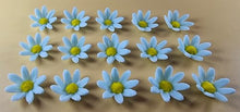 15 x Edible 3D Daisy Flowers Daisies icing toppers, cake cupcakes decorations T099