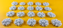 20 x Edible 3D 20mm daisies daisy flowers icing toppers, cake cupcakes decorations T016