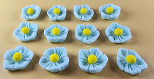 12 x Edible 3D 20mm flowers icing toppers, cake cupcakes decorations T105