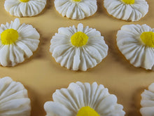 12 x Edible 3D 35mm Daisies Daisy flowers icing toppers, cake cupcakes T118