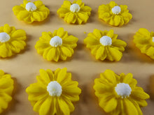 12 x Edible 3D 15mm Daisies Daisy flowers icing toppers, cake cupcakes T114