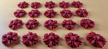 20 x Edible 3D 15mm daisies daisy flowers icing toppers, cake cupcakes decorations T017