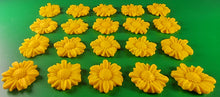 20 x Edible 3D 30mm daisies daisy flowers icing toppers, cake cupcakes decorations T015