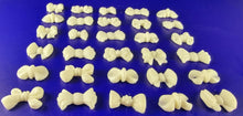 30 x Edible 3D small bows bow icing toppers, cake cupcakes decorations T012