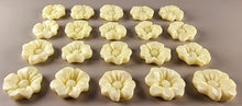 20 x Edible 3D 20mm flower flowers icing toppers, cake cupcakes decorations T019