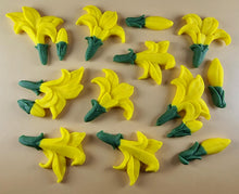 12 x Edible 3D 50mm Lily Flowers icing toppers, cake cupcakes decorations T109