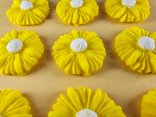 12 x Edible 3D 35mm Daisies Daisy flowers icing toppers, cake cupcakes T118