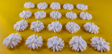 20 x Edible 3D 20mm daisies daisy flowers icing toppers, cake cupcakes decorations T016