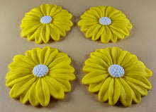 4 x Edible 3D 70mm Large Daisy Flowers icing toppers, cake cupcakes T122