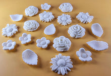 20 Piece Edible 3D Bouquet Flower set, icing toppers, cake cupcakes decorations T070