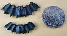 16 x Edible 3D 45mm Halloween Mixed Size Bats, icing toppers, T135