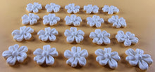 20 x Edible 3D 22mm flower flowers icing toppers, cake cupcakes decorations T031
