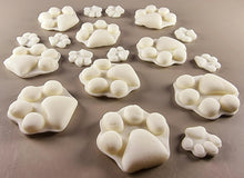 18 x Edible 3D 40mm Dog Paws, icing toppers, cake cupcakes decorations T036
