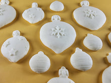 15 x Edible 3D 50mm Christmas Baubles, icing toppers, cake cupcakes decorations T091