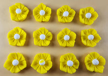 12 x Edible 3D 20mm flowers icing toppers, cake cupcakes decorations T105