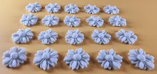 20 x Edible 3D 15mm daisies daisy flowers icing toppers, cake cupcakes decorations T017