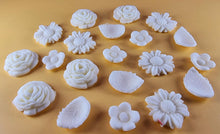 20 Piece Edible 3D Bouquet Flower set, icing toppers, cake cupcakes decorations T070