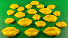 20 x Edible 3D 25mm Mixed Size Lips icing toppers, cake cupcakes decorations T050
