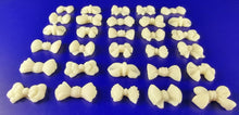 30 x Edible 3D small bows bow icing toppers, cake cupcakes decorations T012