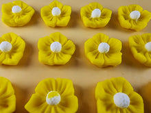 12 x Edible 3D 20mm flowers icing toppers, cake cupcakes decorations T105