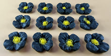 12 x Edible 3D 20mm flowers icing toppers, cake cupcakes decorations T106