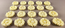 20 x Edible 3D 20mm flower flowers icing toppers, cake cupcakes decorations T020