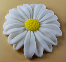 4 x Edible 3D 70mm Large Daisy Flowers icing toppers, cake cupcakes T122