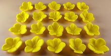 20 x Edible 3D 25mm Cherry Blossoms Flowers, icing toppers, cake cupcakes decorations T069