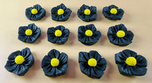 12 x Edible 3D 20mm flowers icing toppers, cake cupcakes decorations T105