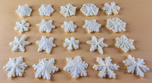 20 x Edible 3D 20mm Small Snowflakes icing toppers, cake cupcakes decorations T062
