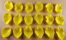 18 x Edible 3D 36mm Rose Petals icing toppers, cake cupcakes decorations T044