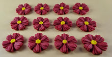 12 x Edible 3D 25mm Daisies Daisy flowers icing toppers, cake cupcakes T116