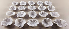 20 x Edible 3D 25mm Buttercup flowers icing toppers, cake cupcakes decorations T045