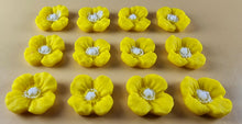 12 x Edible 3D 20mm flowers icing toppers, cake cupcakes decorations T106