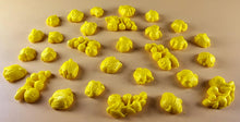 30 x Edible 3D 10mm Snowdrop Flowers, icing toppers, cake cupcakes decorations T066