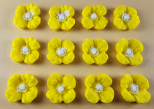 12 x Edible 3D 20mm flowers icing toppers, cake cupcakes decorations T106