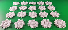 20 x Edible 3D 30mm daisies daisy flowers icing toppers, cake cupcakes decorations T015