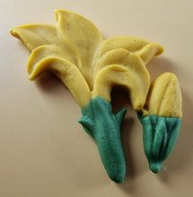 12 x Edible 3D 50mm Lily Flowers icing toppers, cake cupcakes decorations T109