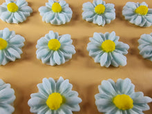 12 x Edible 3D 15mm Daisies Daisy flowers icing toppers, cake cupcakes T114