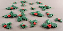 18 x Edible 3D 20mm Mixed Sized Holly leafs, Christmas icing toppers, cake cupcakes T131