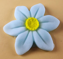 9 x Edible 3D 40mm Wild daffodil Flowers icing toppers, cake cupcakes T121