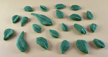 20 x Edible 3D Mixed Leaves, Leaf, icing toppers, cake cupcakes T137