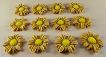 12 x Edible 3D 30mm Daisies Daisy flowers icing toppers, cake cupcakes T117