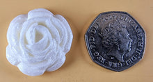 16 x Edible 3D 30mm roses rose flowers icing toppers, cake cupcakes decorations T010