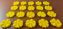 20 x Edible 3D 25mm daisies daisy flowers icing toppers, cake cupcakes decorations T014