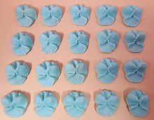 20 x Edible 3D 30mm violets violet flowers icing toppers, cake cupcakes decorations T003
