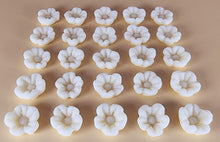 30 x Edible 3D 17mm flower flowers icing toppers, cake cupcakes decorations T006