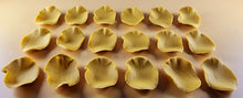 18 x Edible 3D 36mm Rose Petals icing toppers, cake cupcakes decorations T044