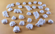 30 x Edible 3D 10mm Snowdrop Flowers, icing toppers, cake cupcakes decorations T066