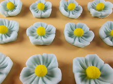12 x Edible 3D 20mm flowers icing toppers, cake cupcakes decorations T105